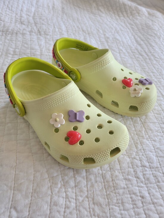 CROCS Other - Kids CROCS Friendship Bracelet Style Light Green Clog Sandals